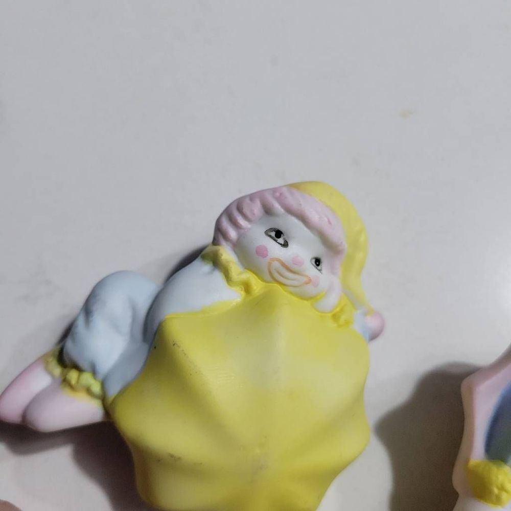 Whimsical 1970s Enesco Shelf Sitting Clown Trio - Retro Ceramic Clown Figurines - Picture 8 of 14